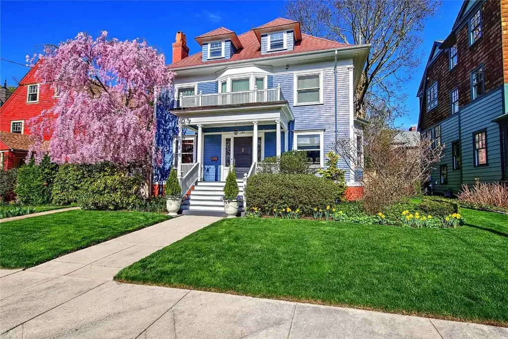 283 Wayland Ave, Providence