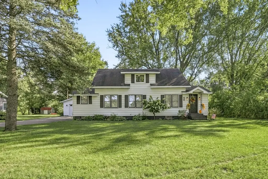 300 Elm Avenue W, Menomonie