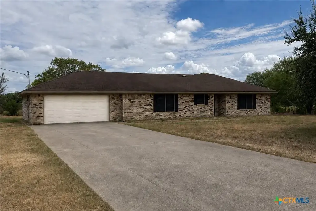 606 Chaparral Drive, Victoria