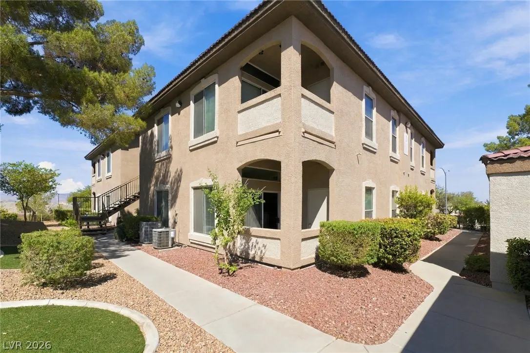 2305 W Horizon Ridge Parkway 211, Henderson