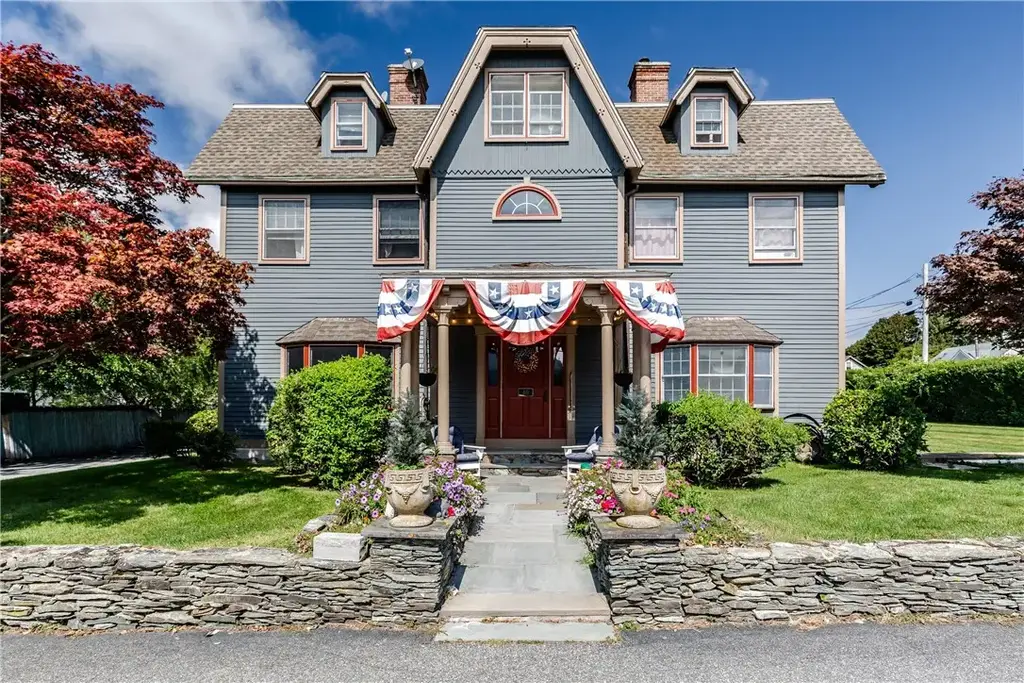 80 Briarwood Ave, Middletown
