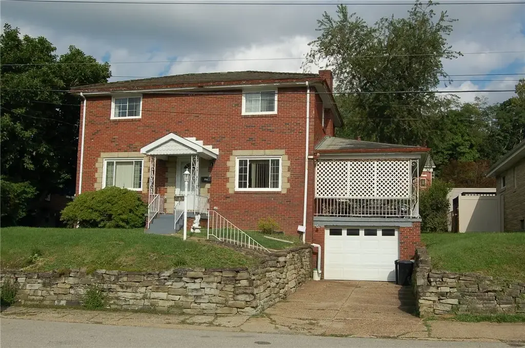 845 Charles Street , Carnegie