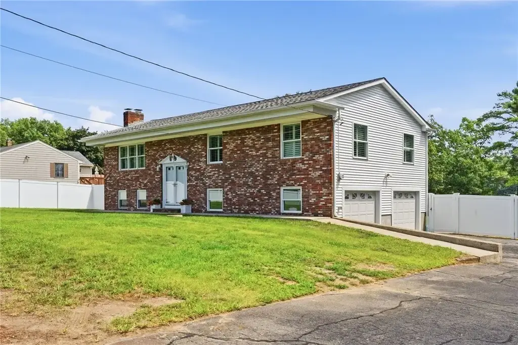 1566 Victory Hwy, North Smithfield