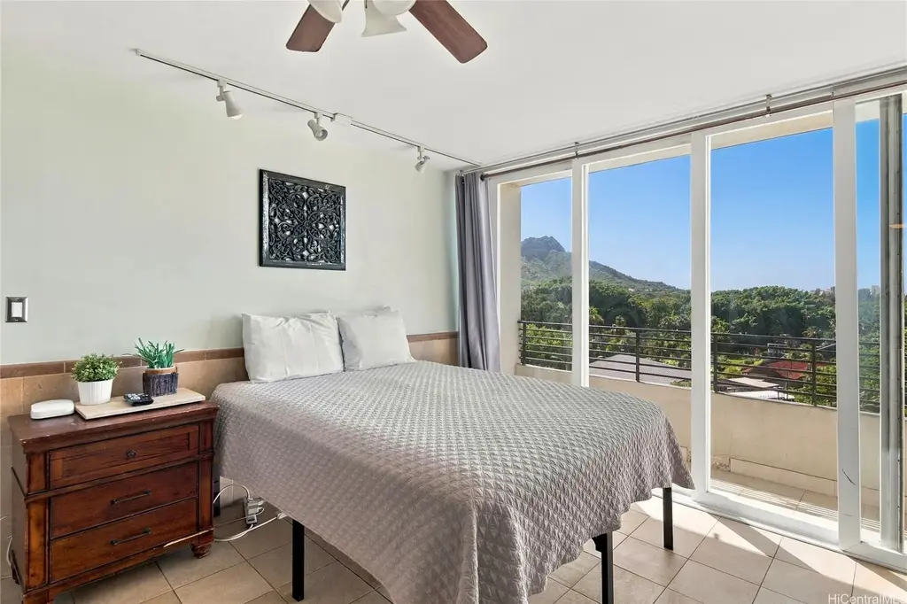 (unit #709) 134 Kapahulu Avenue, Honolulu