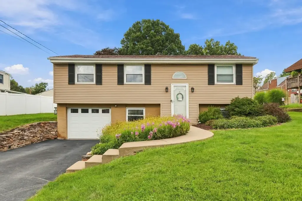 1517 Fernledge Drive, Shaler