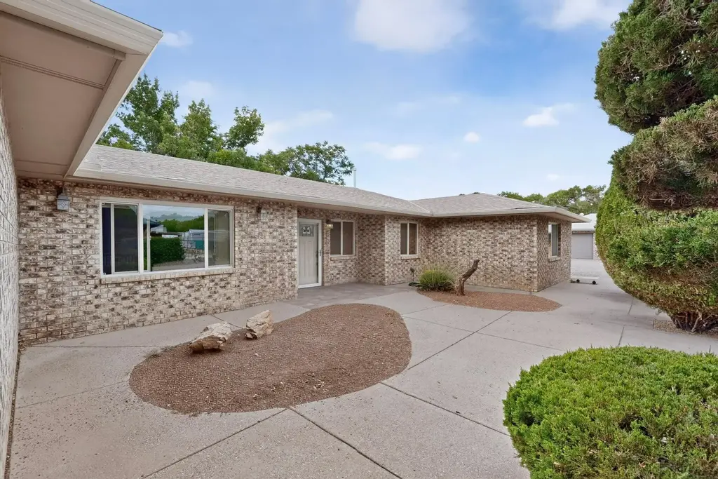 1502 La Vega Drive Sw, Albuquerque