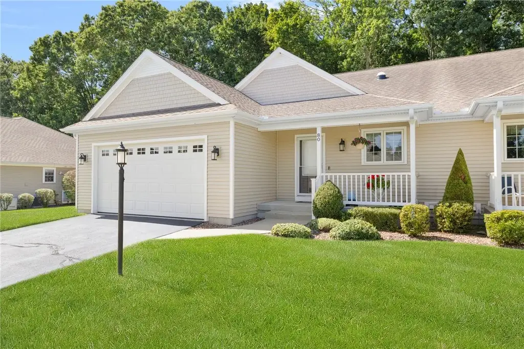 80 Meghan Ln, North Kingstown