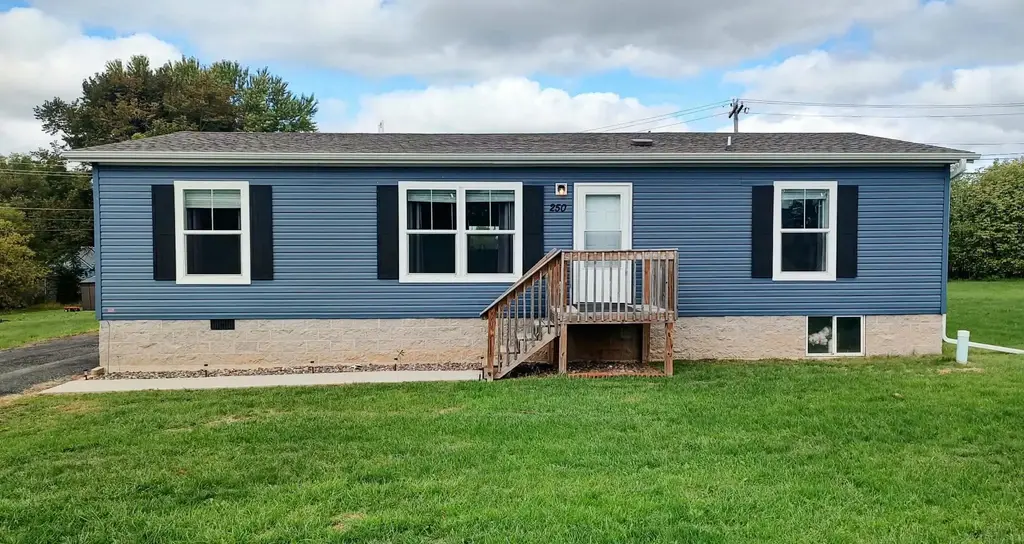 250 E Md Street, Cadott