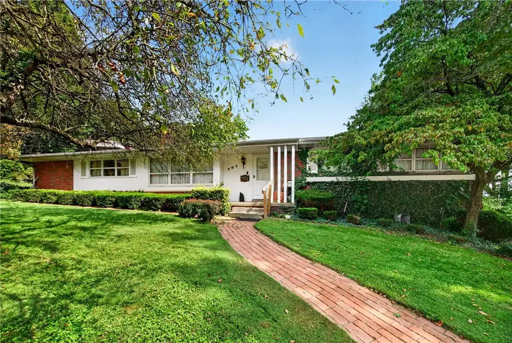 603 Wood Street , Ellwood City