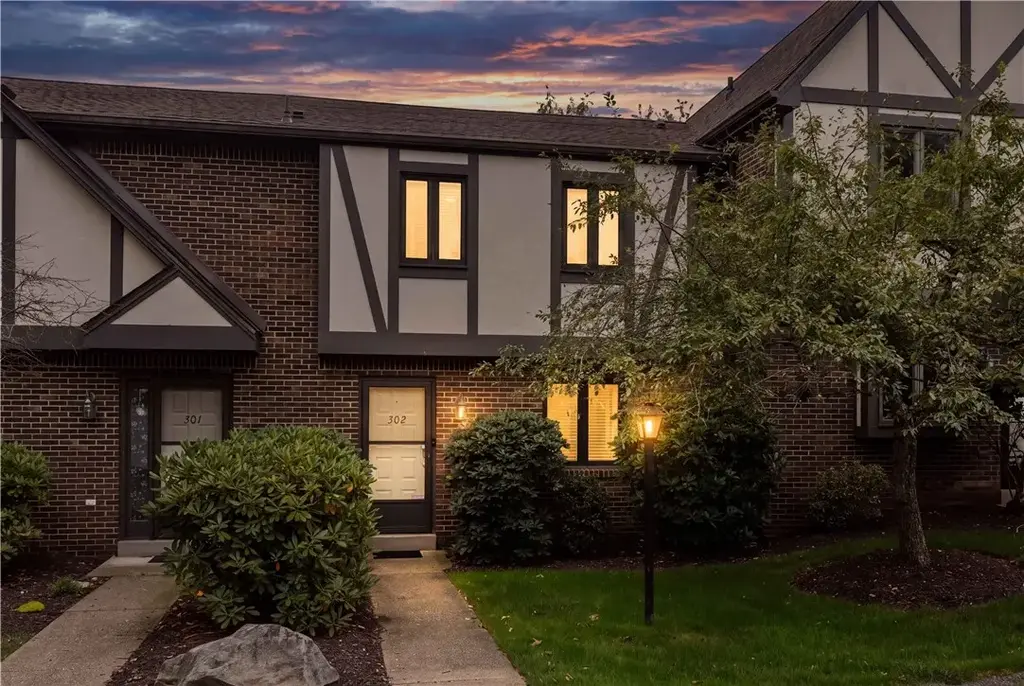 302 Olde Ingomar Court , McCandless