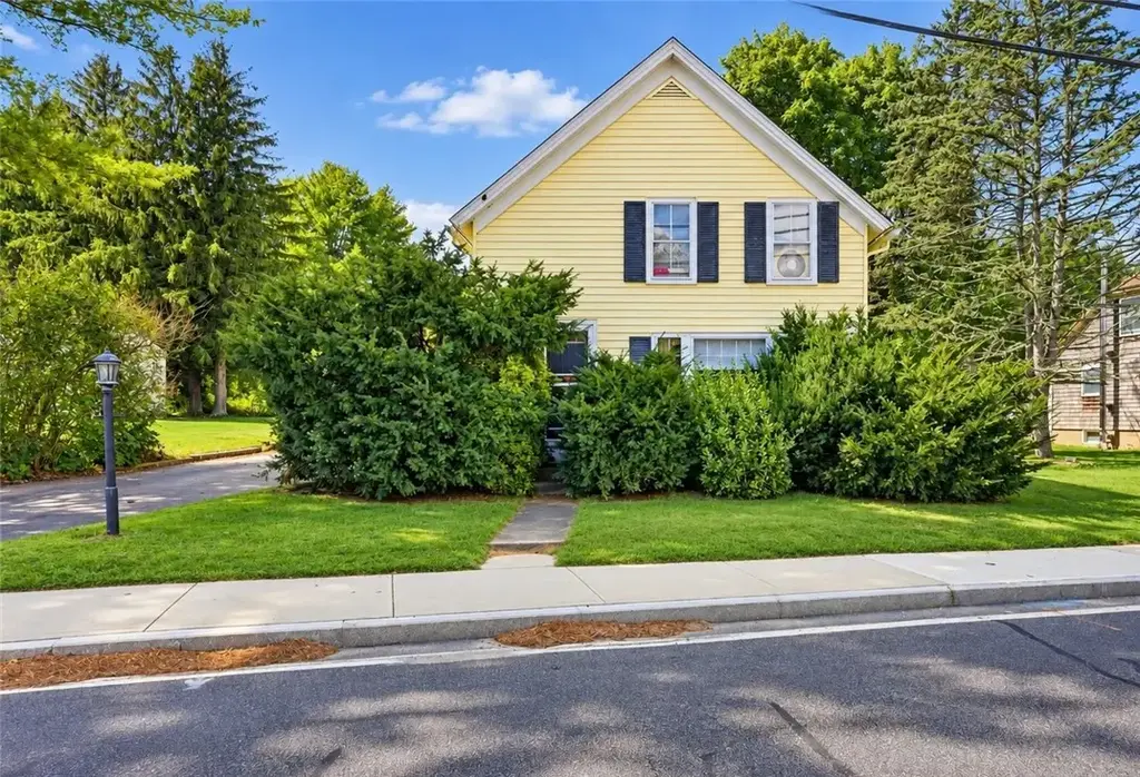 129 Church St, Westerly