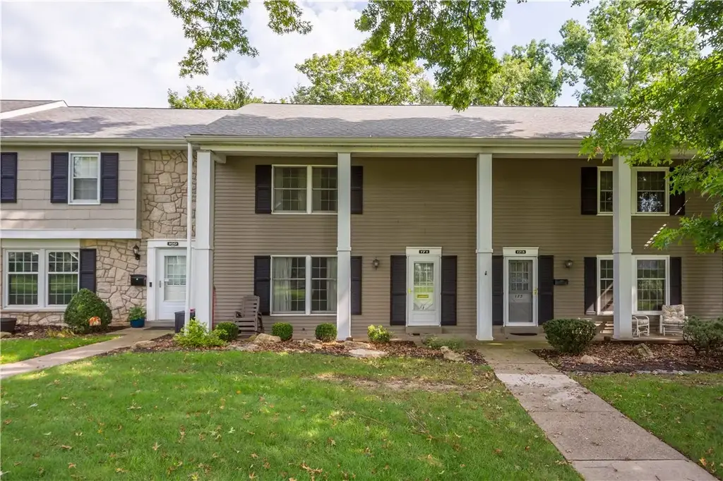 171 Roscommon Place , Peters