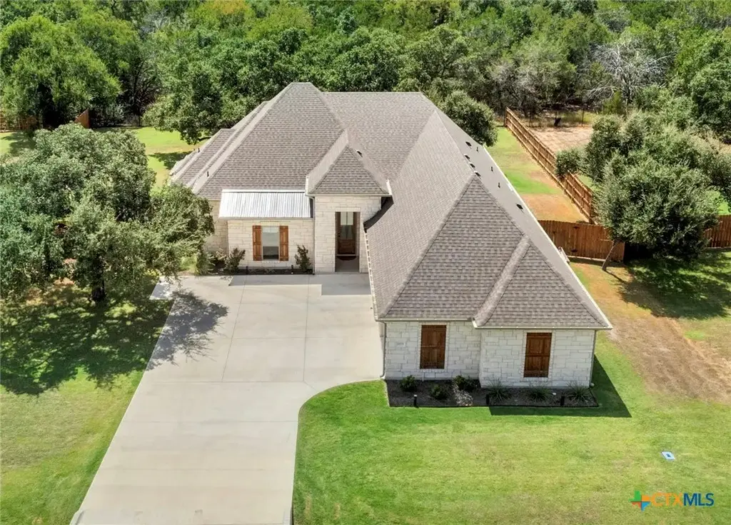 11175 Golden Eagle Avenue, Salado