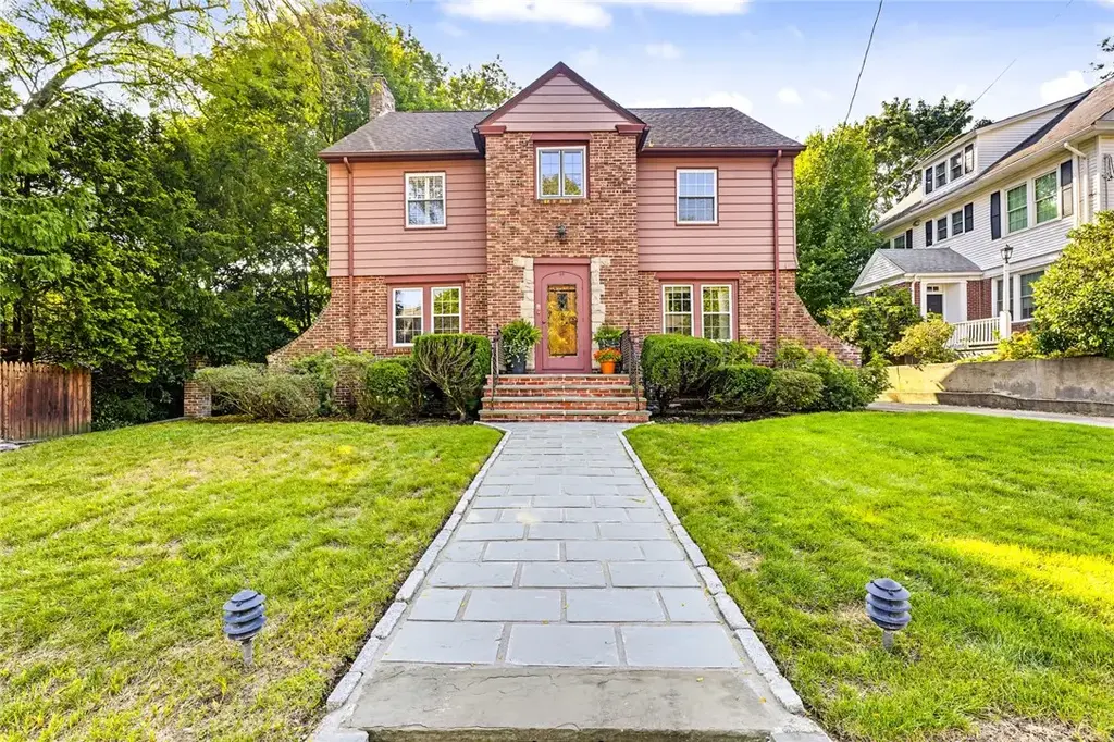 49 Laurel Ave, Providence