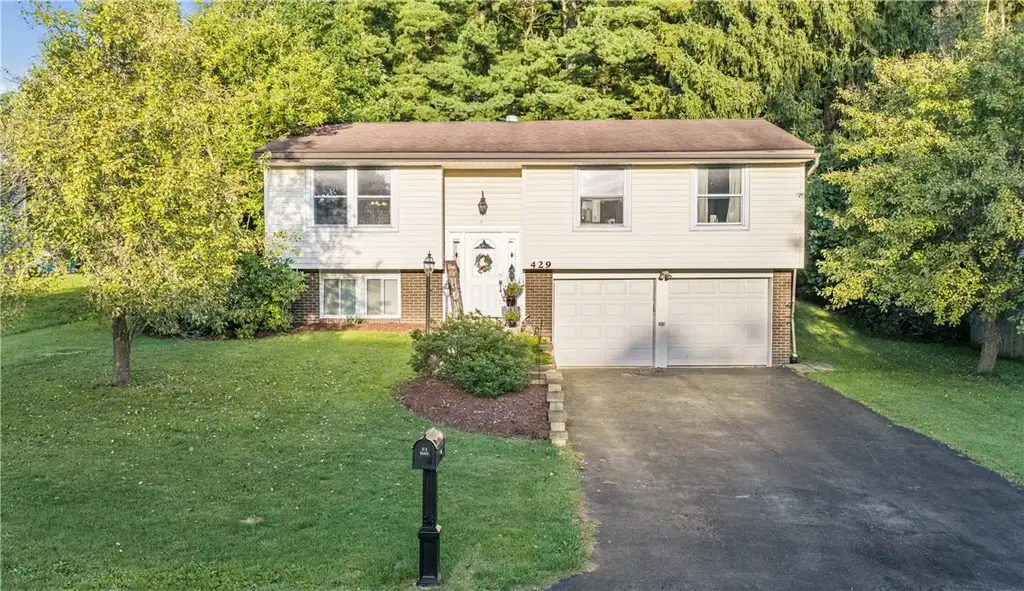 429 Deerfield Drive, Cranberry