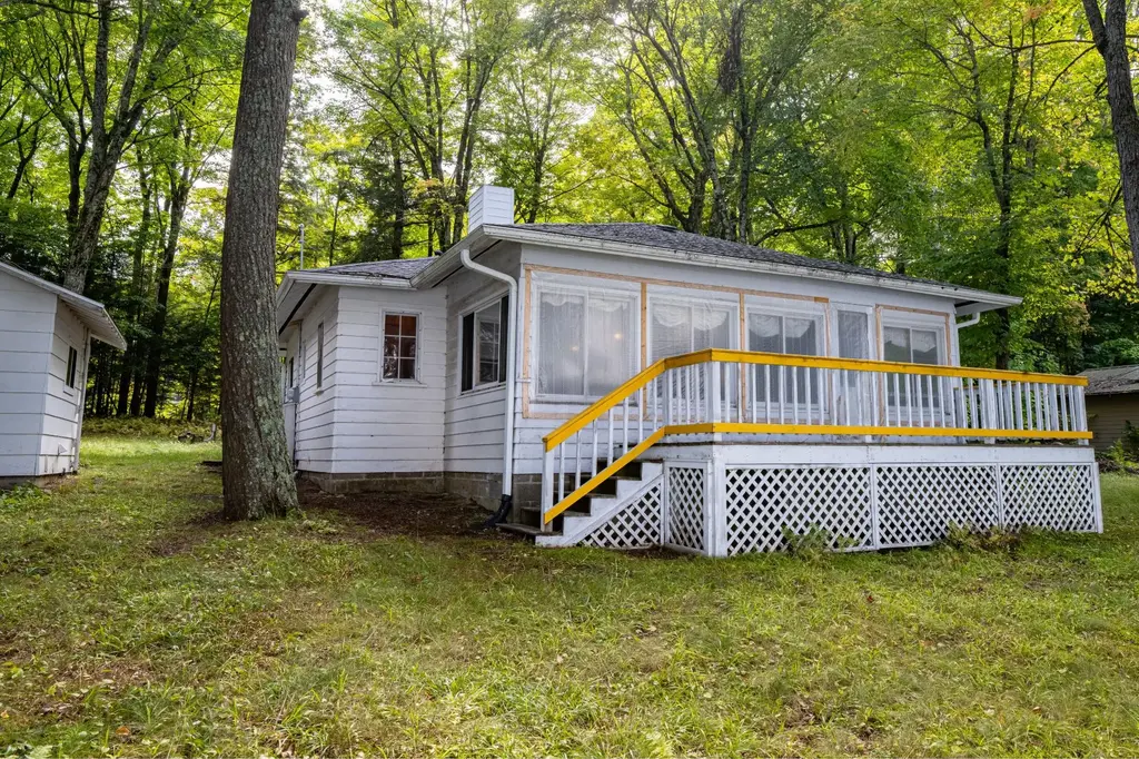 W11610 Enterprise Lake Rd, Elcho