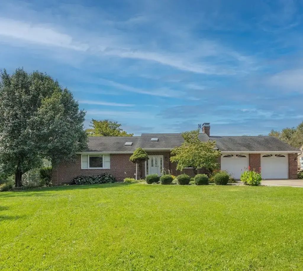 130 Wagner Road , Forward