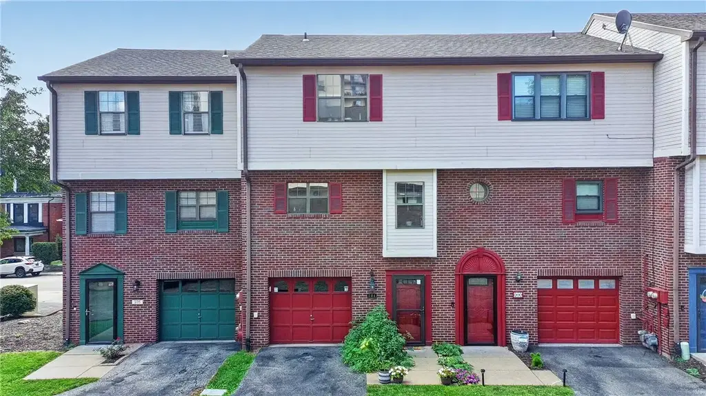 104 Longfellow Court , Swissvale