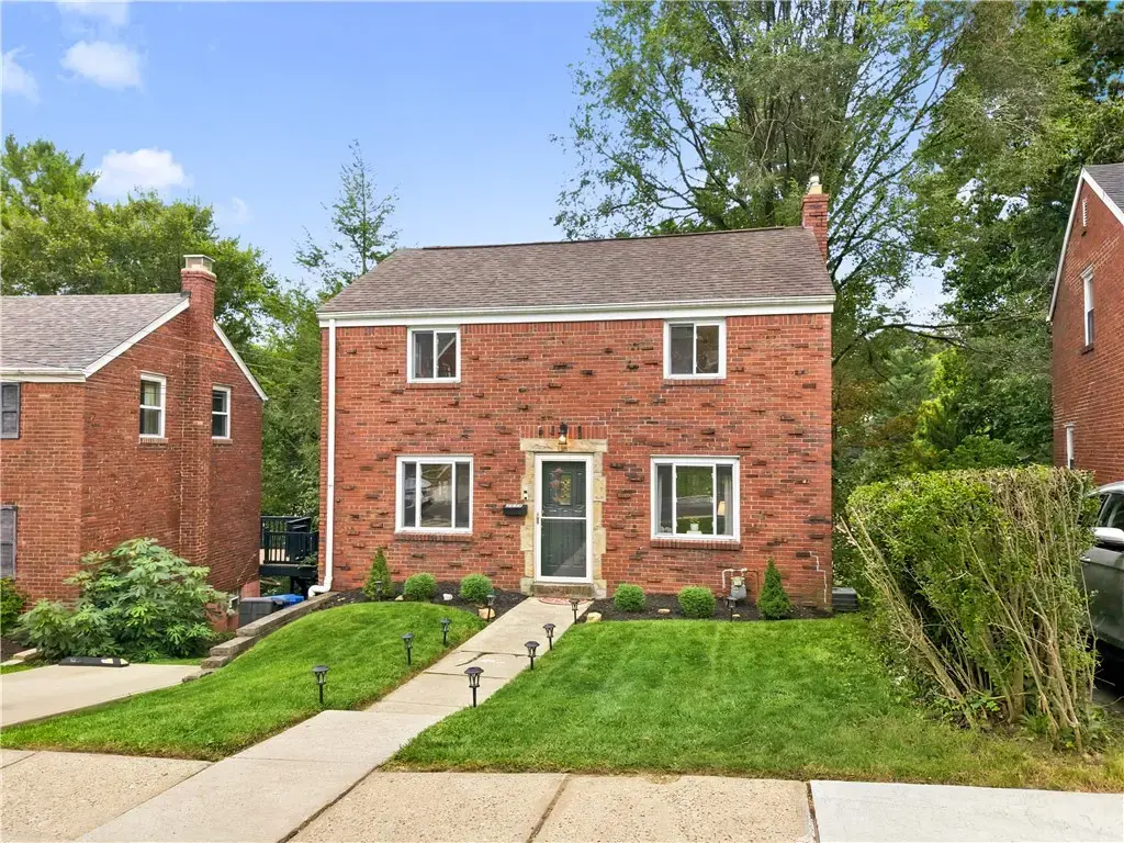 3949 Meadowbrook Boulevard , Brentwood