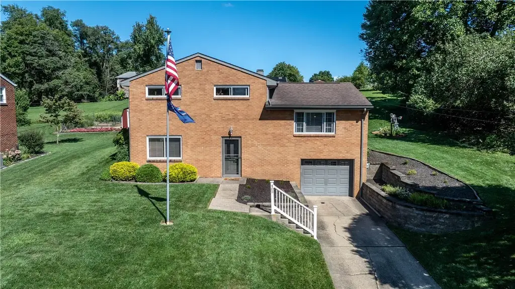 405 Harper Drive, Monroeville