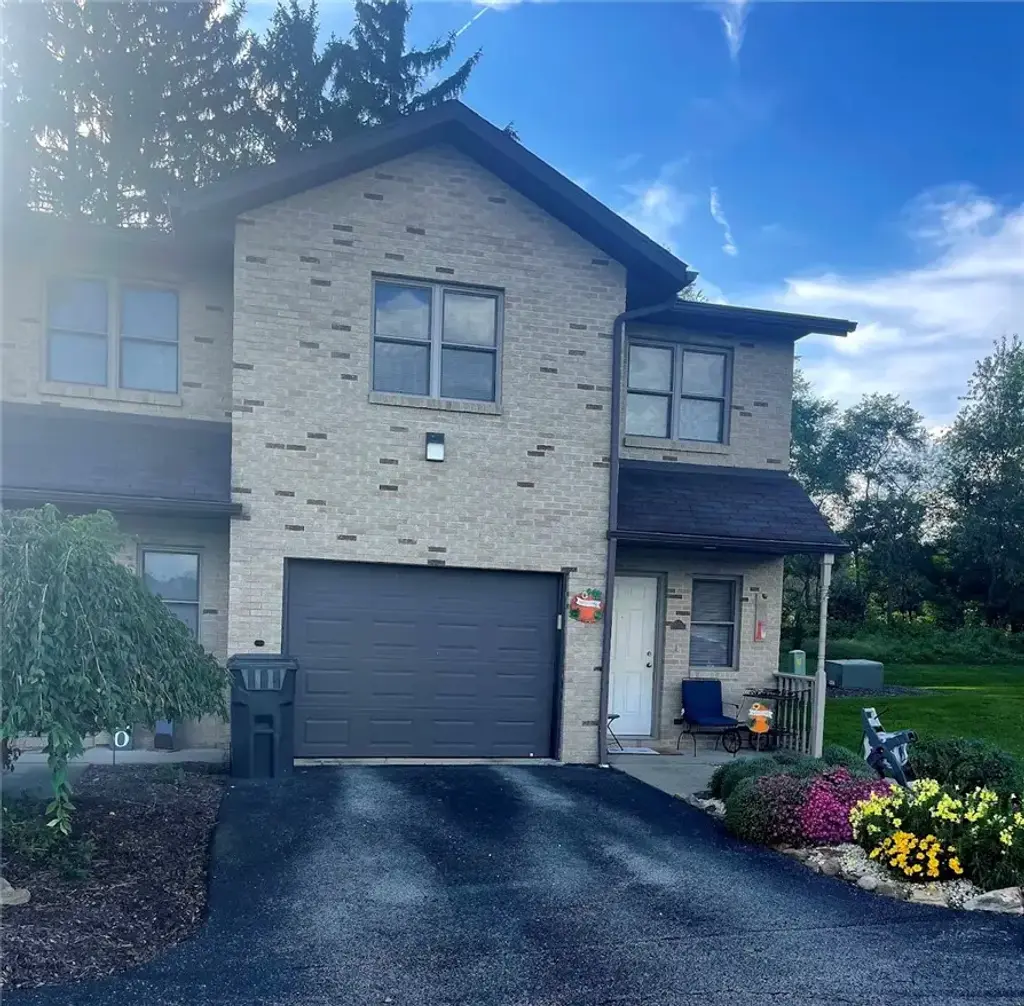 110 Meadowview Drive , Connoquenessing
