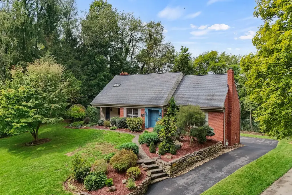2540 Lindenwood Drive, Upper St Clair