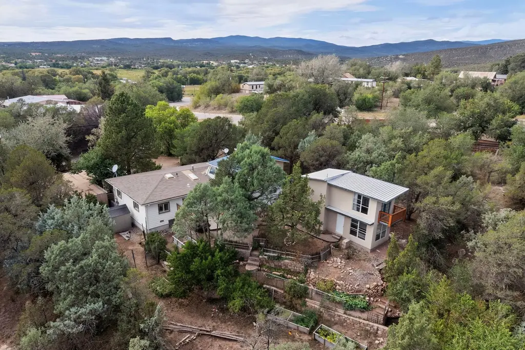 5 County Road B51a, Pecos