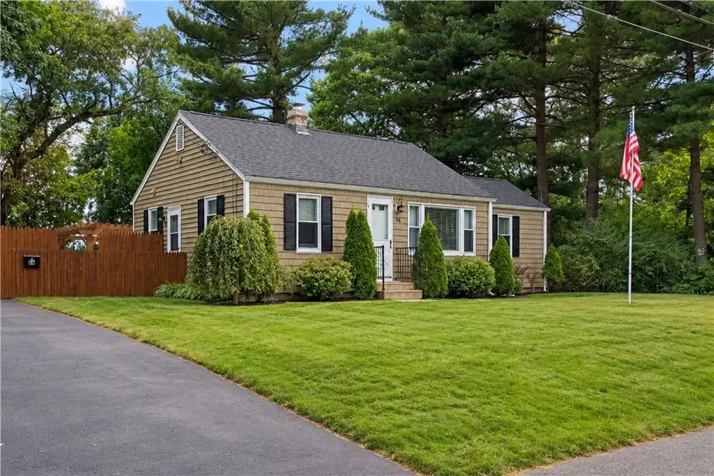 94 Tennessee Ave, Warwick