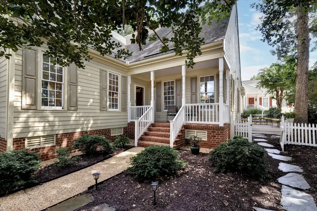 117 Highland, Williamsburg