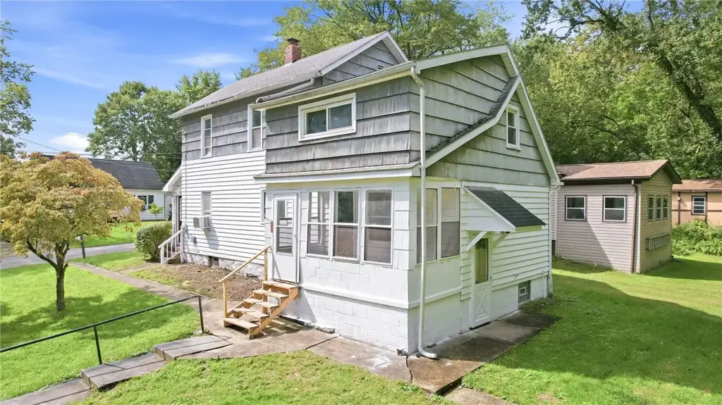 296 Superior Street , Hermitage