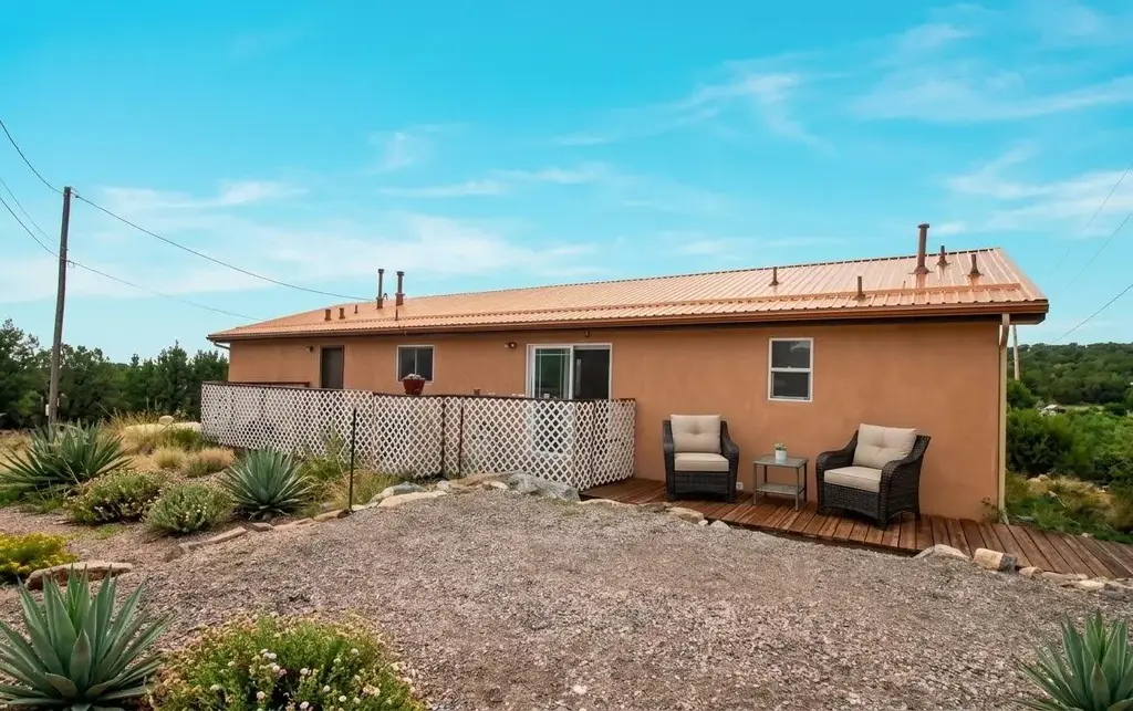 2 Walker Court, Edgewood