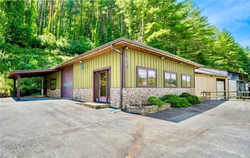 4827 Us Highway 421, Vilas