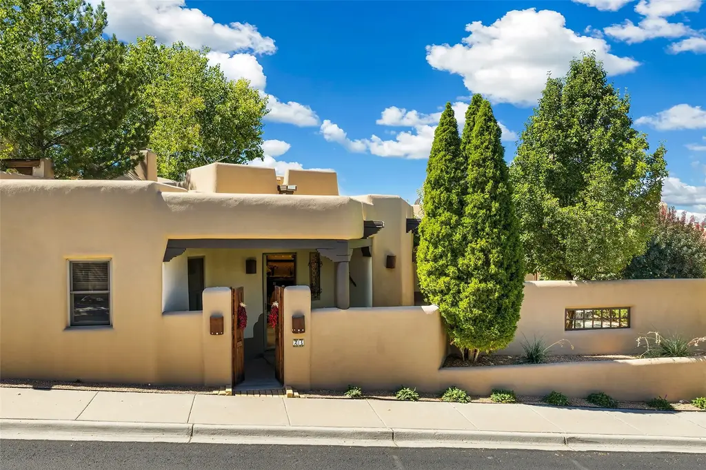 23 Centaurus Ranch Road, Santa Fe