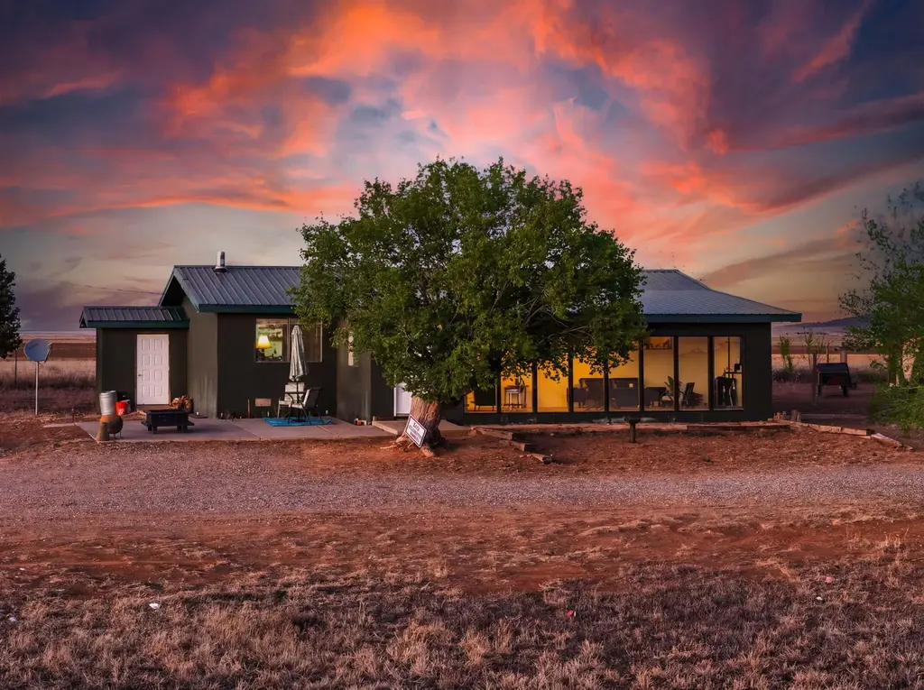 1257 Dinkle Road, Stanley