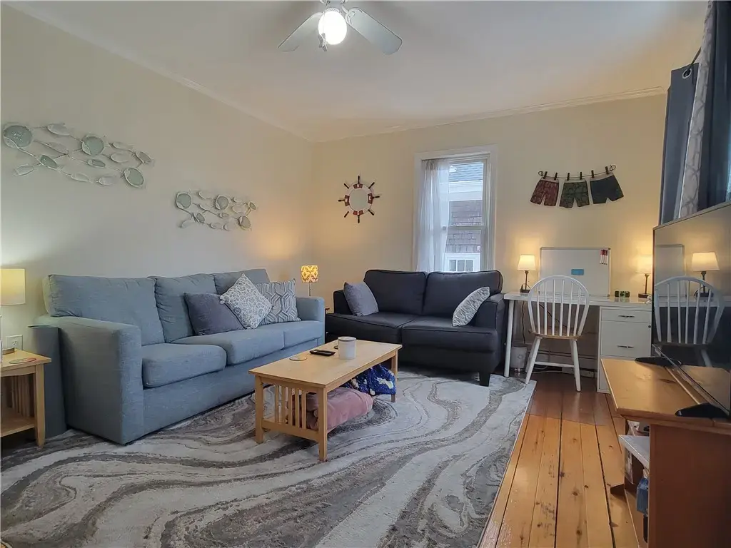 11 Hammond St # 2, Newport