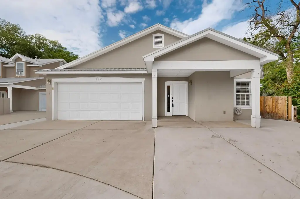 1527 Phoenix Avenue Nw, Albuquerque