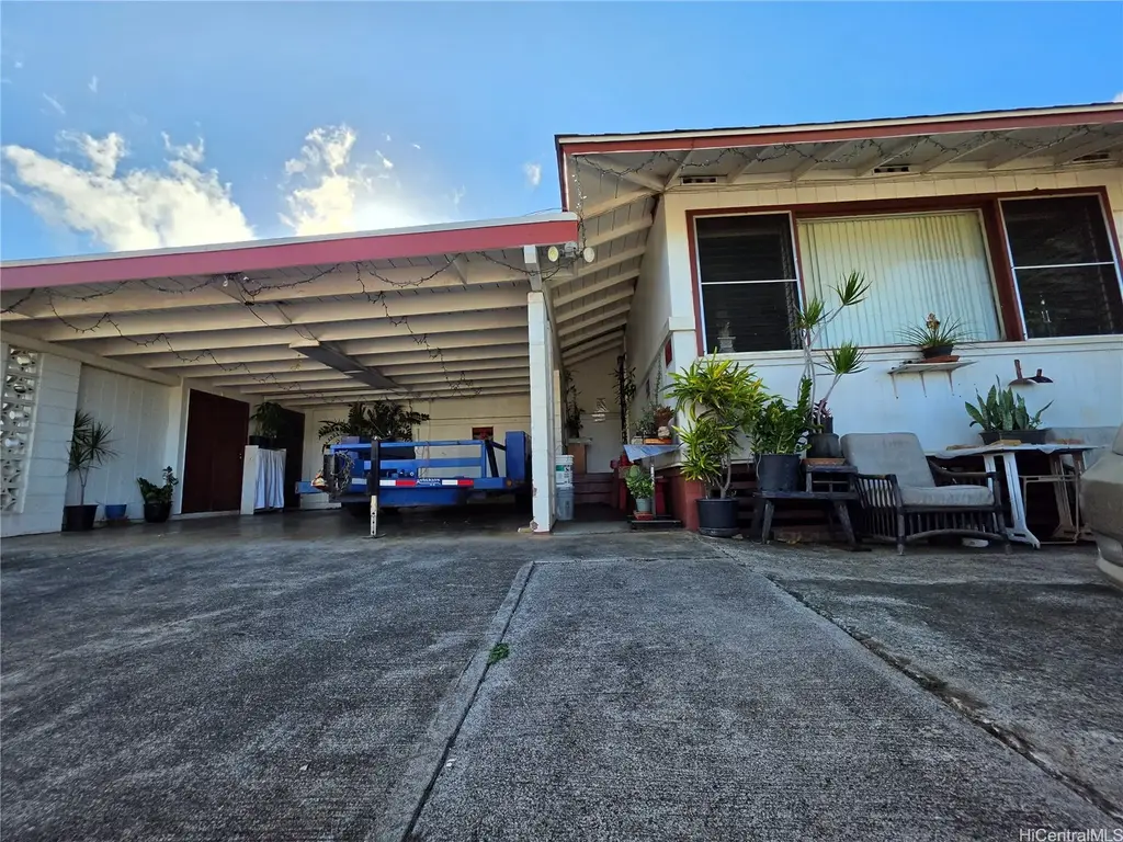 94-1229 Kahuanui Street, Waipahu
