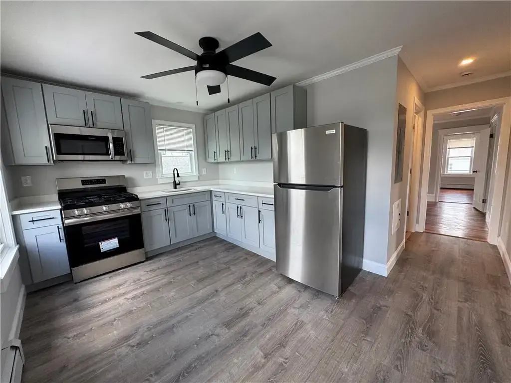 350 Main St # 3, Warren