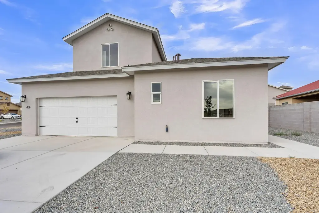 20 Bravo Road, Los Lunas