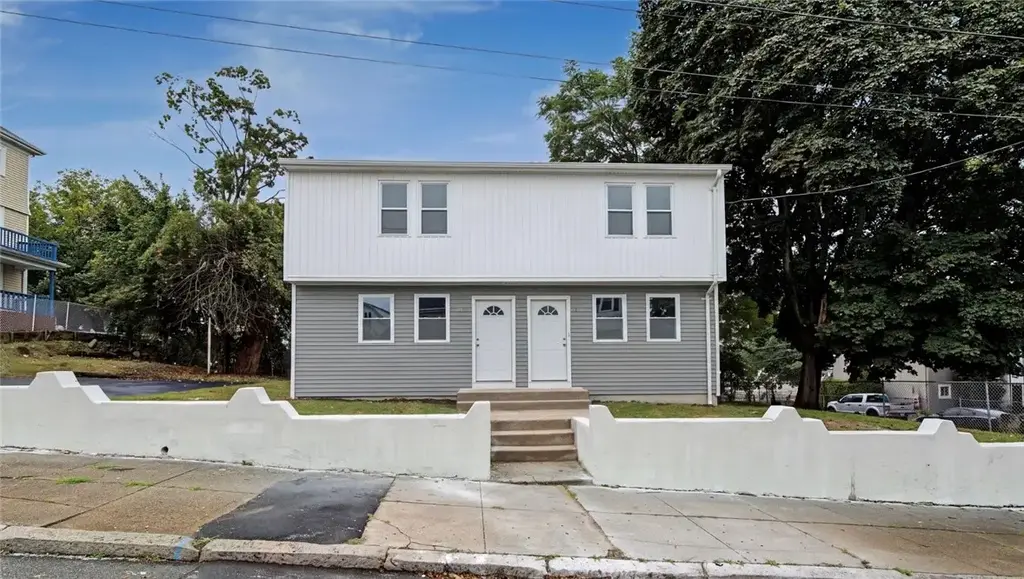 42 Sisson St, Pawtucket