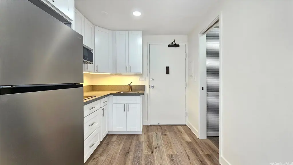 (unit #1414) 1560 Kanunu Street, Honolulu