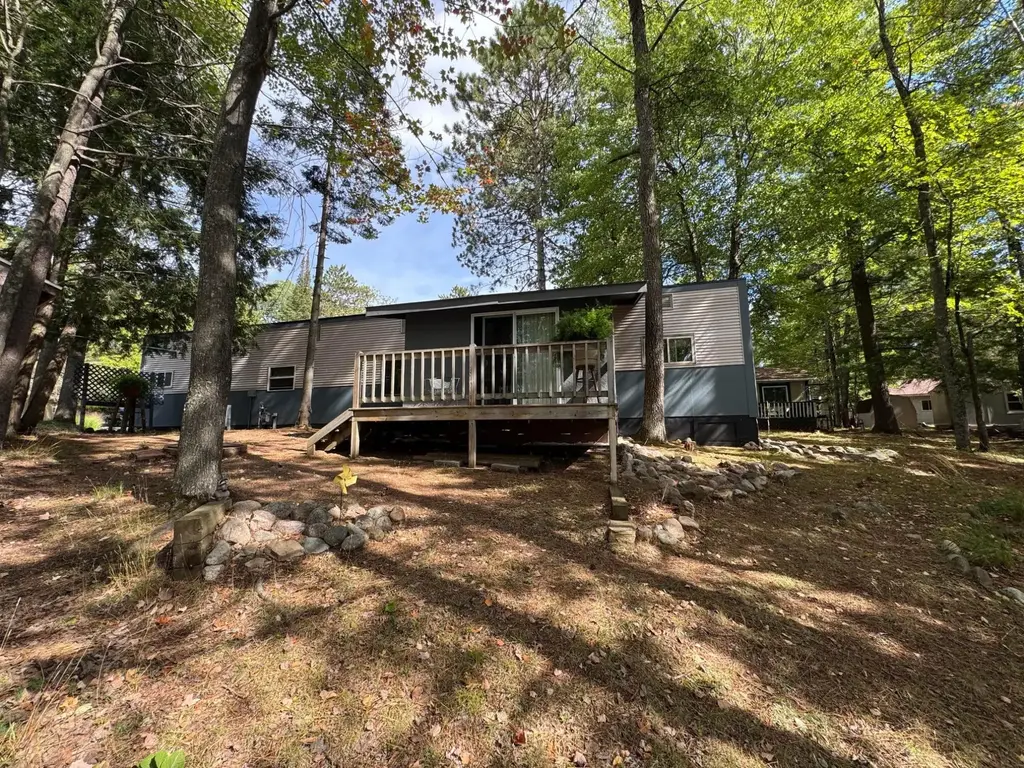 10820 Lake Shore Dr, Woodruff