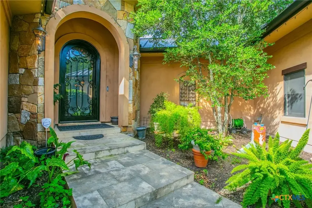 1432 Arnold Palmer Circle, Salado