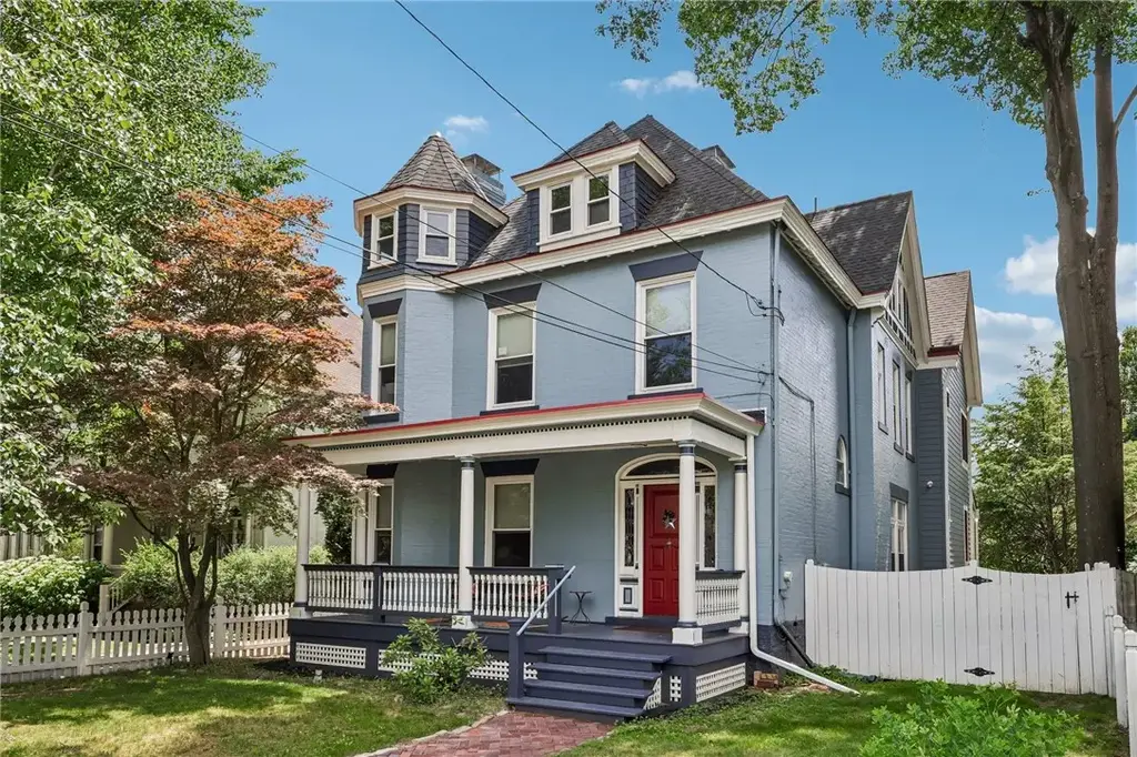 884 Thorn Street, Sewickley