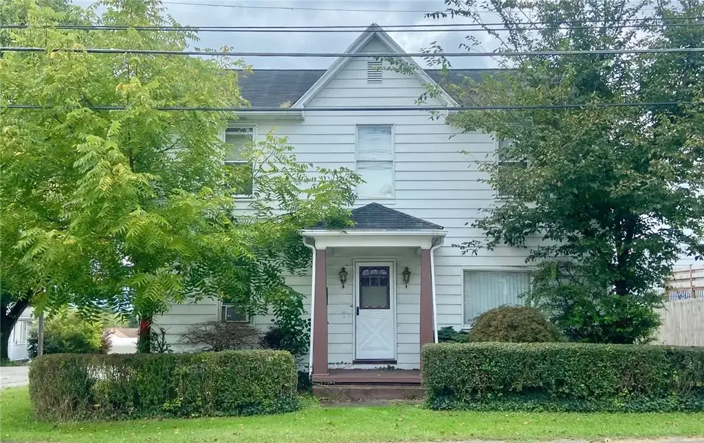 915 Main Street , Derry