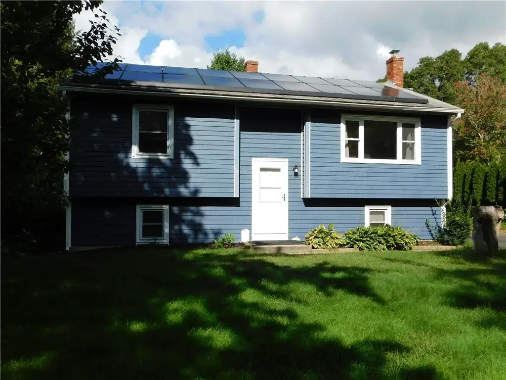 892 Plains Rd, South Kingstown