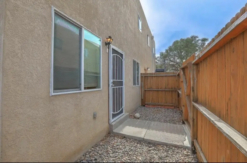 12009 Stilwell Drive Ne Apt B, Albuquerque
