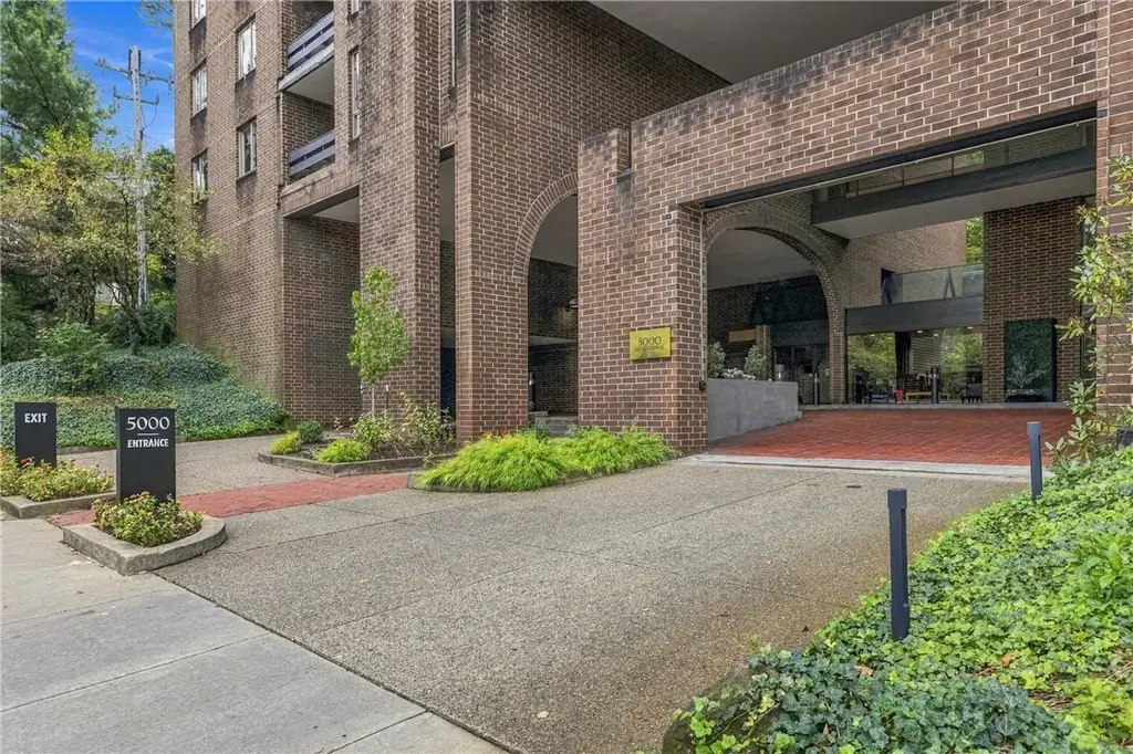5000 Fifth Avenue 205, Shadyside
