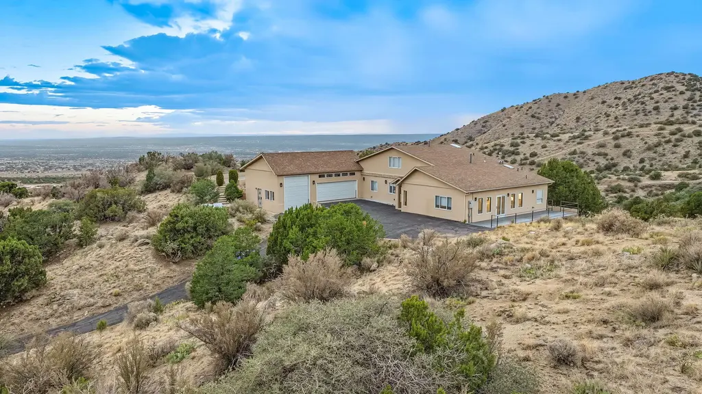 30 Tierra Monte Drive Ne, Albuquerque