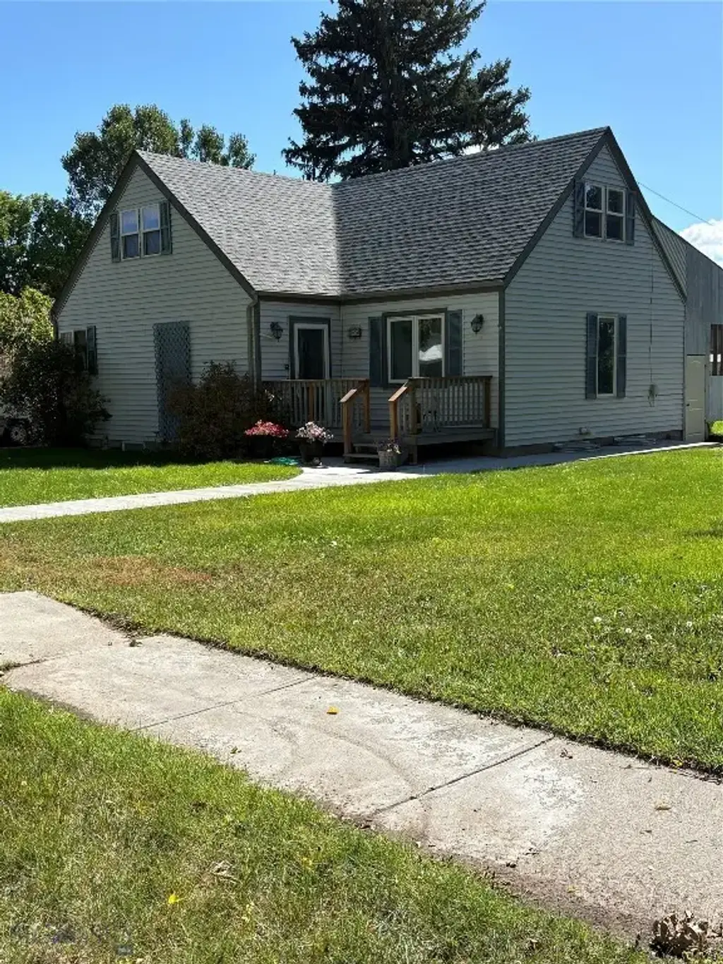 206 2nd E, Whitehall
